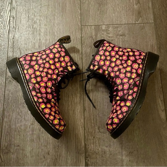 Dr. Martens Leopard Hydro Leather Lace Up Combat Boots Junior Size 3 - Picture 3 of 11